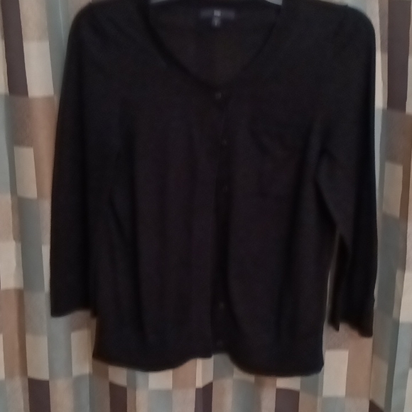 FINAL PRICE Gap black buttoned down sweater, Size M - Picture 2 of 2